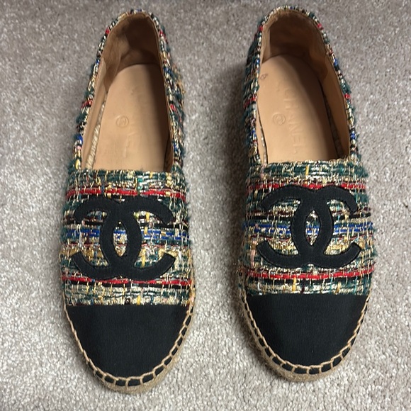 CHANEL Black Espadrilles with Iconic Design - Picture 1 of 10